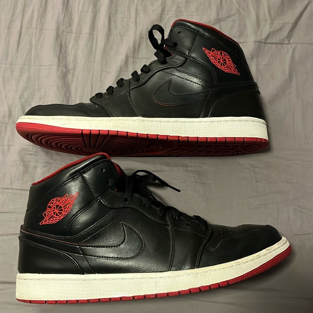 Nike Air Jordan 1 Bred mens shoes